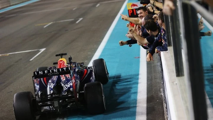 GP Abu Dhabi F1 2013: gara in solitaria per Vettel, quinto Alonso con rimonta finale