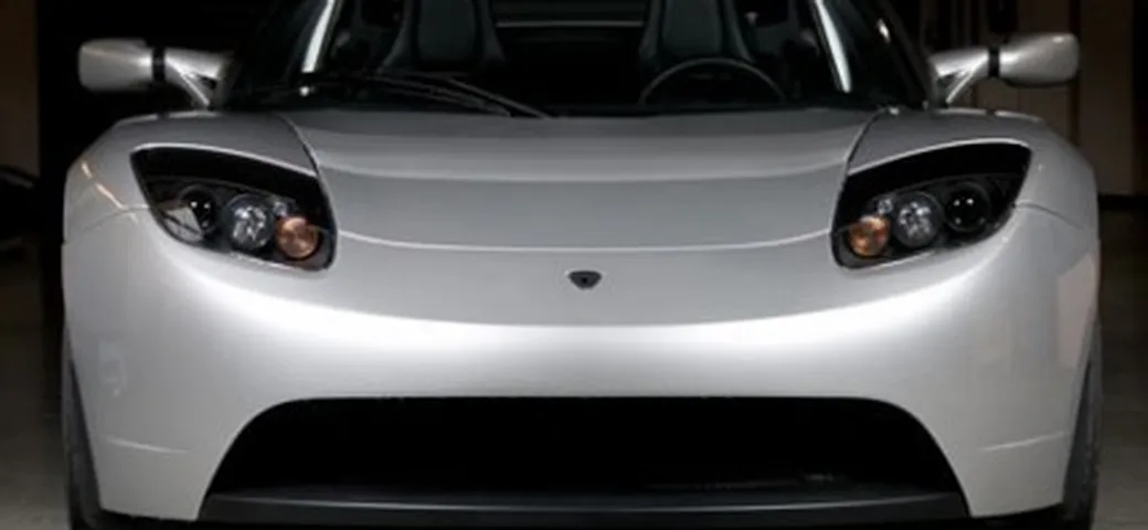 Tesla Roadster, svelate le specifiche per l'Europa: oltre 300 CV