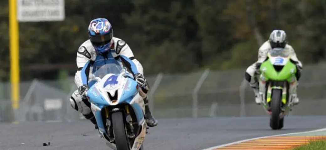 CIV Supersport: Vizziello campione italiano, poi squalificato… o forse no! Titolo ancora sub-iudice per una settimana
