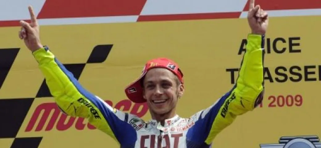 Valentino Rossi mondiale per la nona volta. A Sepang vince Casey Stoner