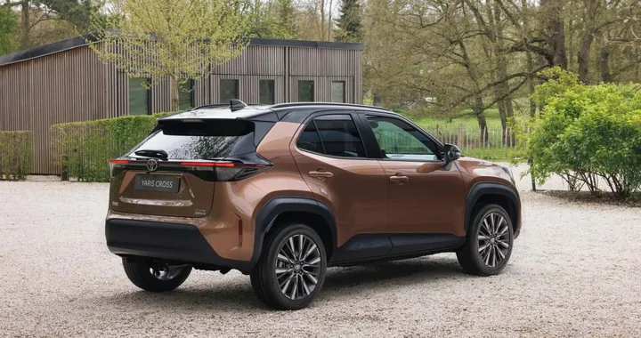 Toyota Yaris Cross, il restyling parte da 29.600 euro
