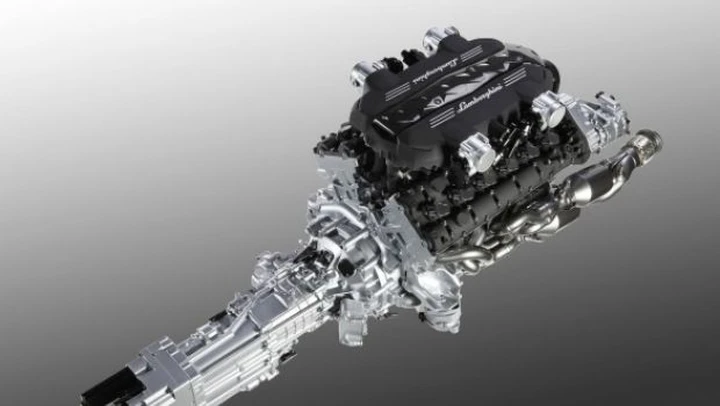 Lamborghini: il nuovo V12 da 700 Cv e la trasmissione ISR