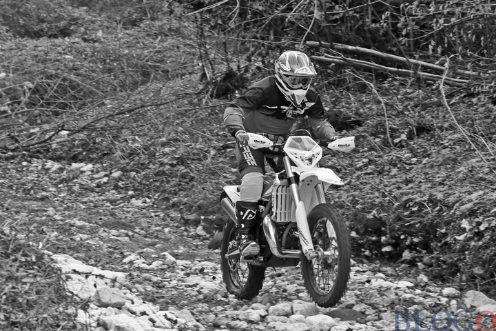 Endurista travolge agente della Forestale e scappa