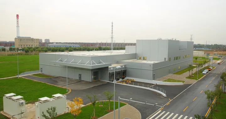 Batterie per auto elettriche, BMW apre fabbrica in Cina