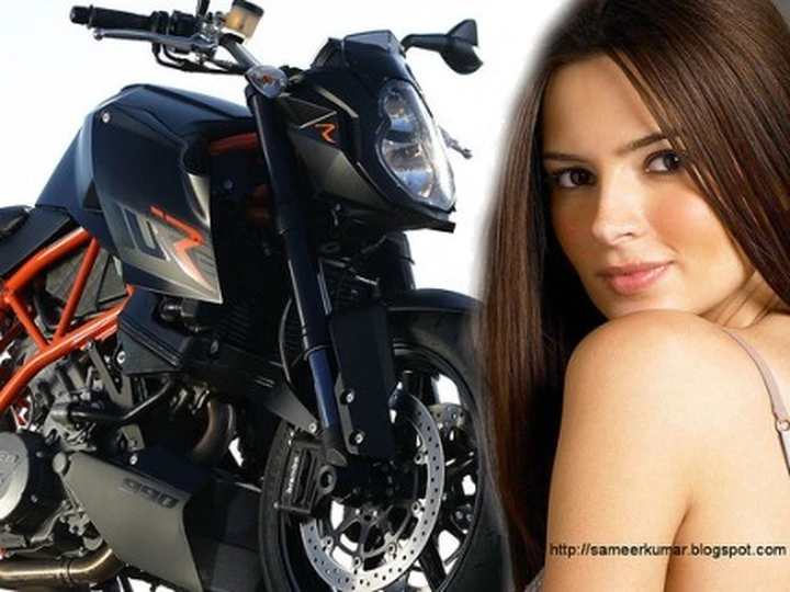 Moto & Girls su Flickr