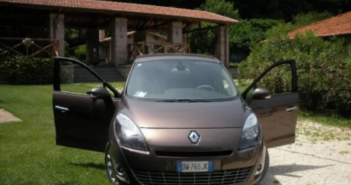 Nuova Renault Scénic: la nostra prova su strada della monovolume francese