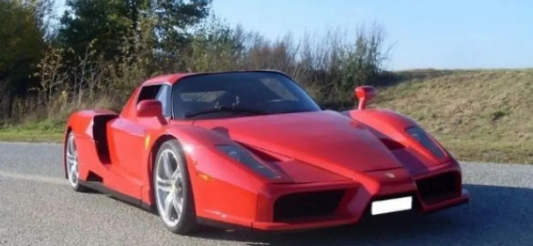 Ferrari Enzo: una replica su Ebay con motore V12