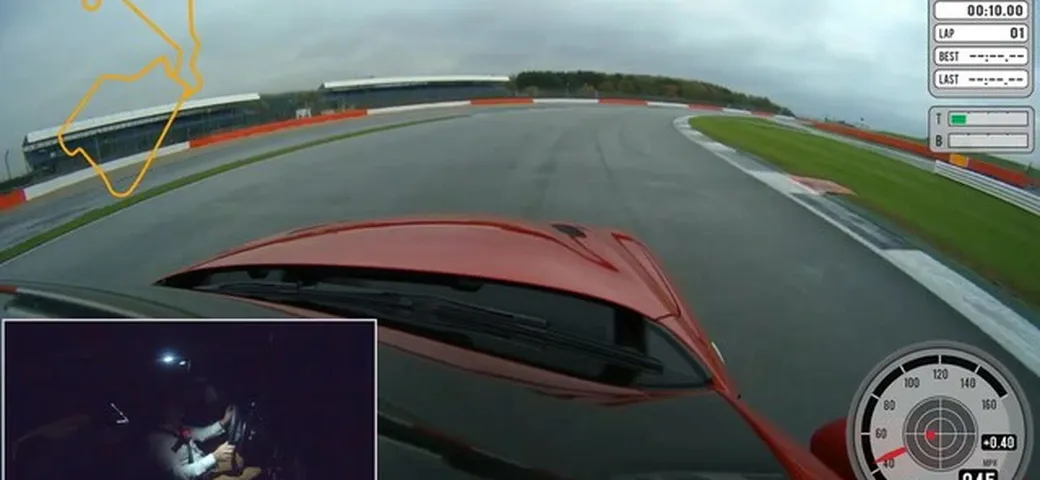 Alfa Romeo Giulia Quadrifoglio giro a Silverstone
