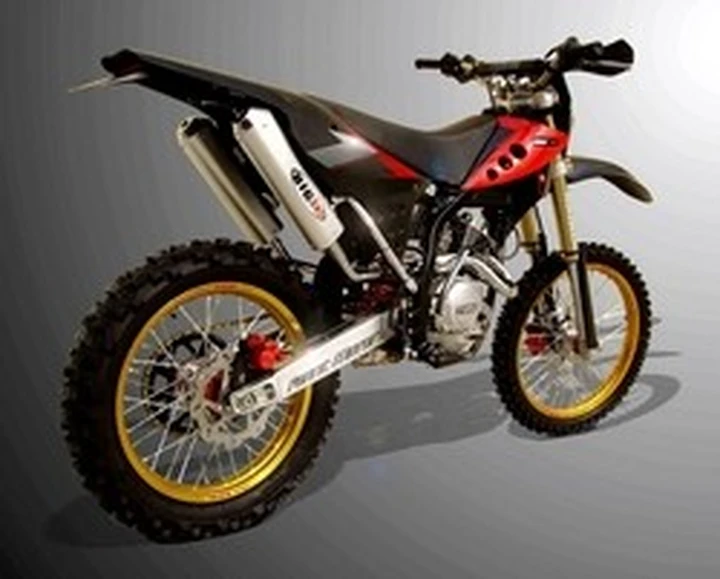Fantic cavalca il Caballero 125 4T