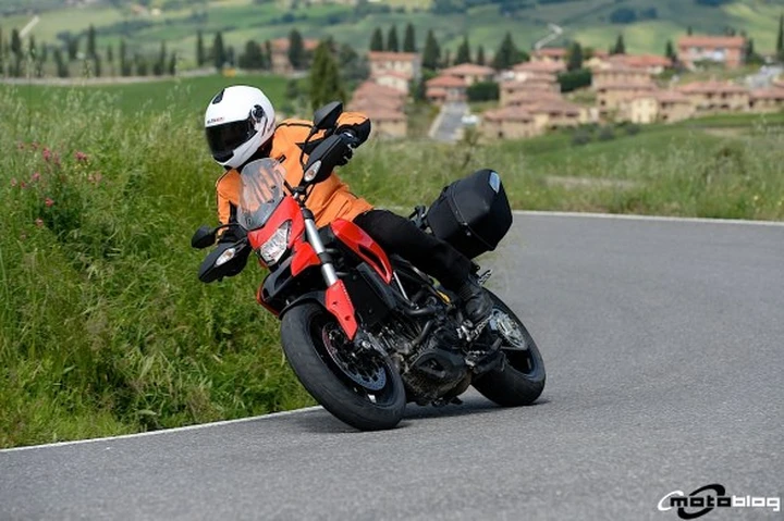 Ducati Hyperstrada 2013: il test di Motoblog