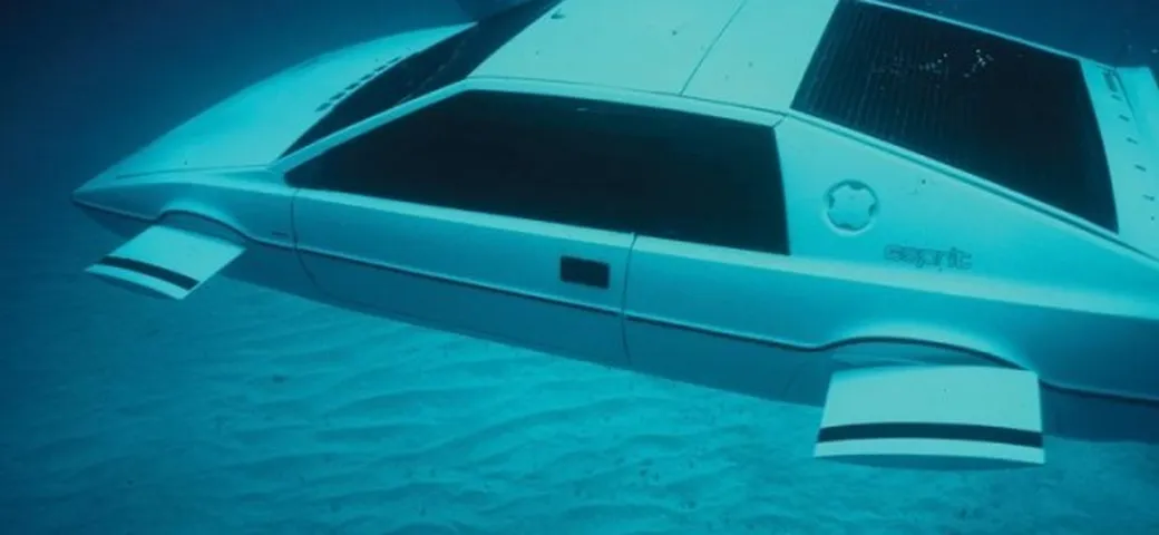 All'asta su Ebay la Lotus Esprit sottomarina di James Bond