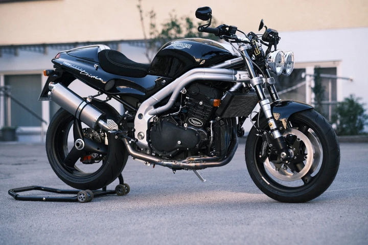 Potenza, stile e anima: nasce la Triumph Speed Triple T509 Mk5