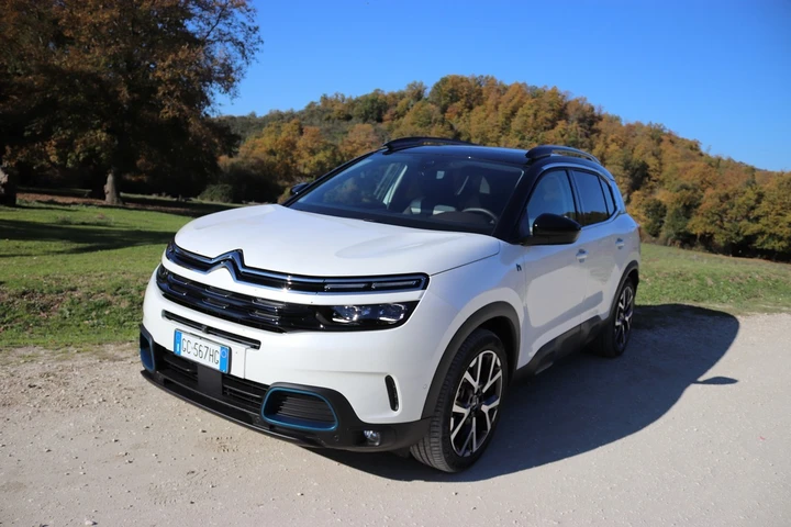 Citroen C5 Aircross 1.6 Hybrid 225 Shine E-EAT8: la prova su strada