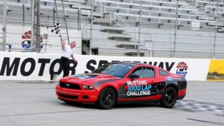 Ford Mustang V6: in pista a 20 km/l