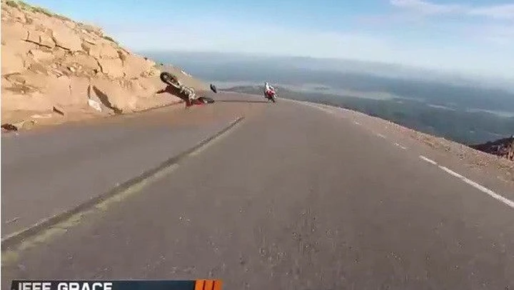 Pikes Peak: moto cade 