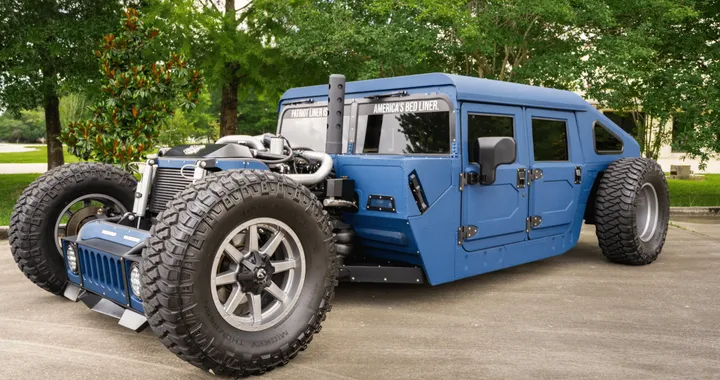 Un mezzo militare anni '80 trasformato in un Rat Rod da 750 CV