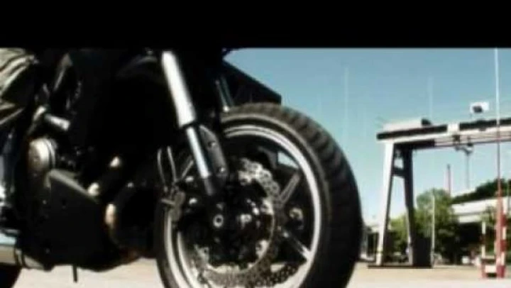 Voglie strane: Kawasaki Versys Supermoto