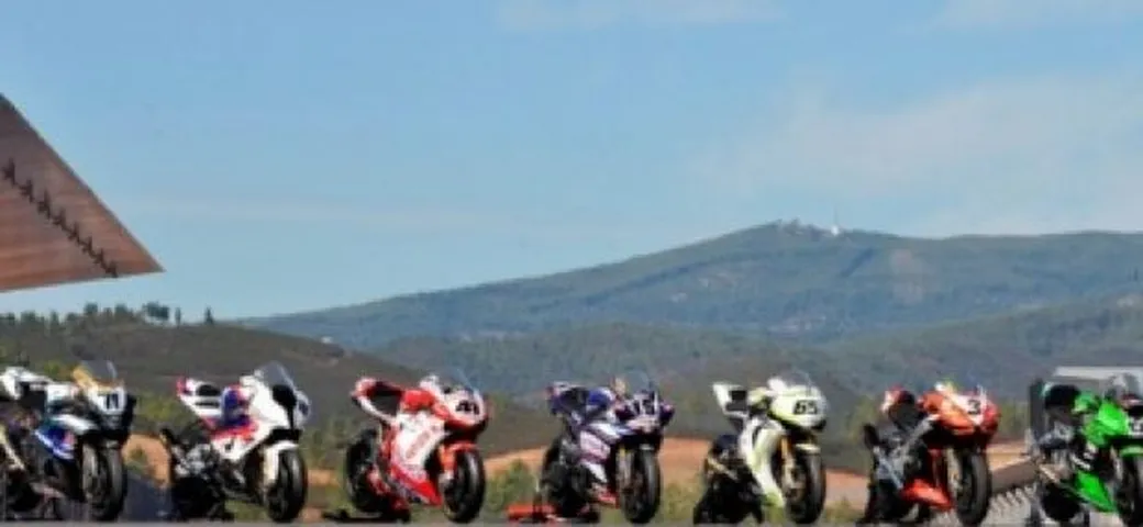 38 tester/giornalisti hanno provato le moto del Mondiale Superbike e Supersport a Portimao