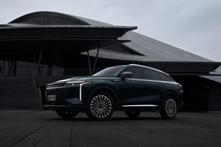 Omoda 9 Aurora Edition arriva in Italia: 1.000 esemplari da 540 CV