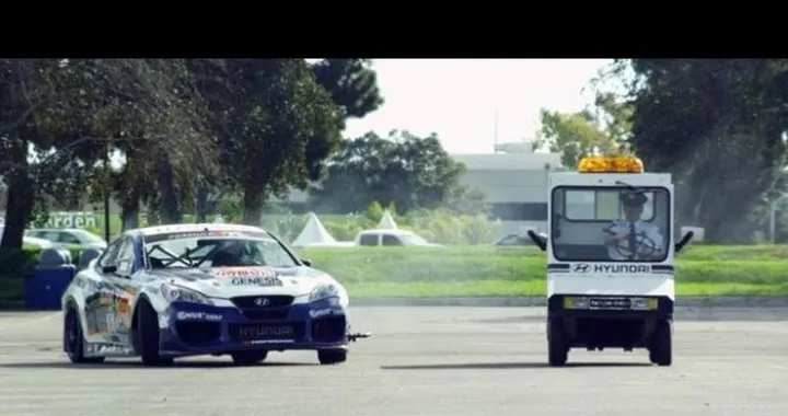 Hyundai: Rhys Millen ruba la Genesis Coupé da drifting in un video ufficiale