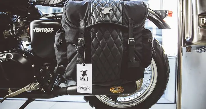 Eastpack, nuova borsa in collaborazione con Anvil