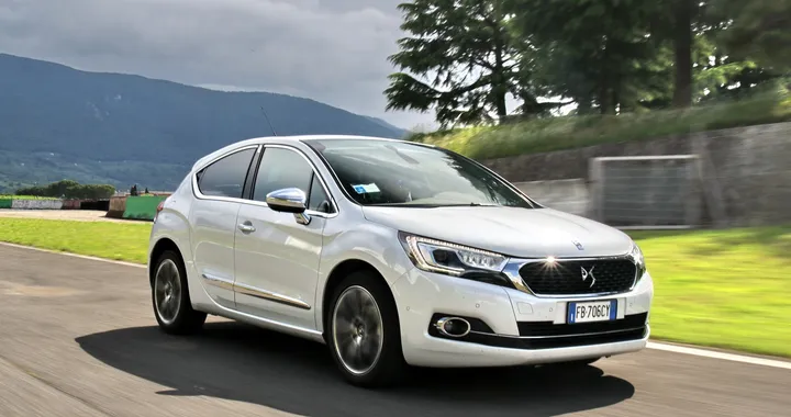DS DS4 BlueHDi 120 So Chic: la video prova