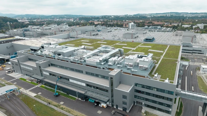 BMW Neue Klasse, prende vita il nuovo motore elettrico in una sede storica