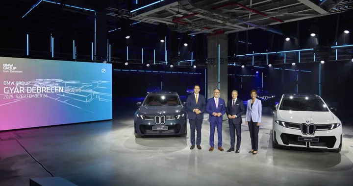 BMW inaugura lo stabilimento per la iX3 e la Neue Klasse