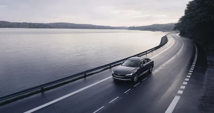 Volvo spiega il motivo della velocità limitata a 180 km/h