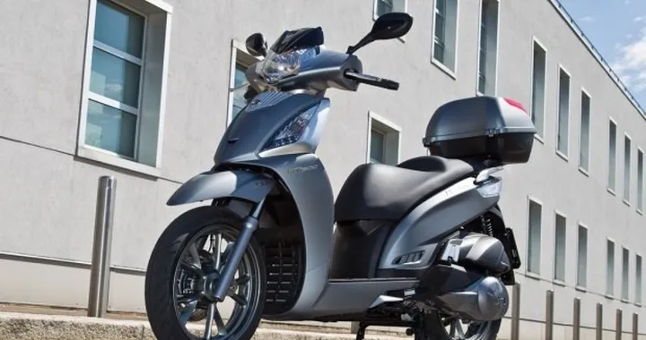 Kymco People GTi MY 2015