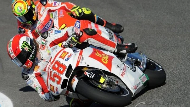 MotoGP: Marco Simoncelli in testa alle FP1 dell'Estoril. Rossi 5°