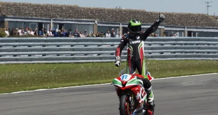 Supersport Portimao: Lowes vince il duello con Sofuoglu