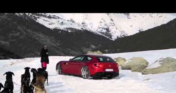 Ferrari FF: video spia sulla neve