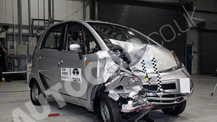Tata Nano: superati i primi Crash Test in Inghilterra