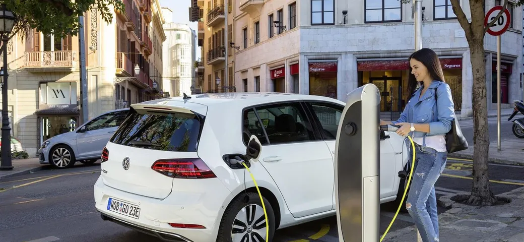 Volkswagen e-Roadshow 2018: l’evento itinerante elettrico a Bari e alla Verona Marathon