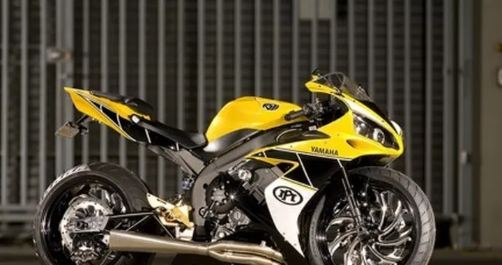Yamaha R1 Roberts by Roland Sands Design