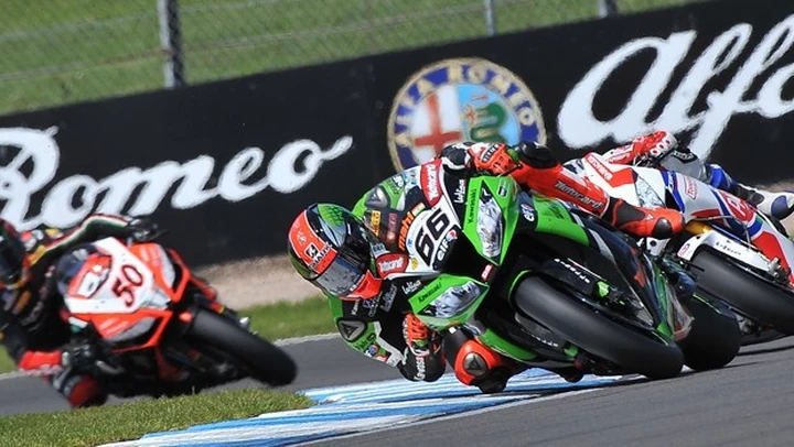 SBK Donington: strepitosa doppietta di Sykes, le Aprilia sul podio in gara 2