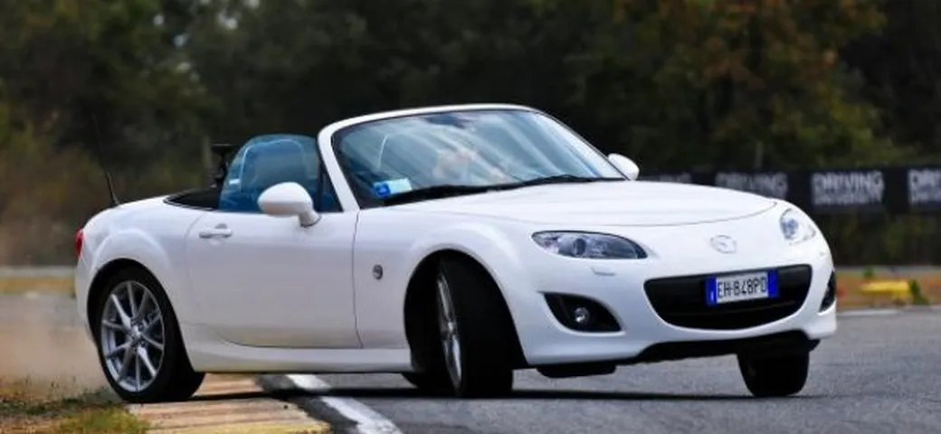 Mazda MX-5 Record Series White 2.0: il test di autoblog