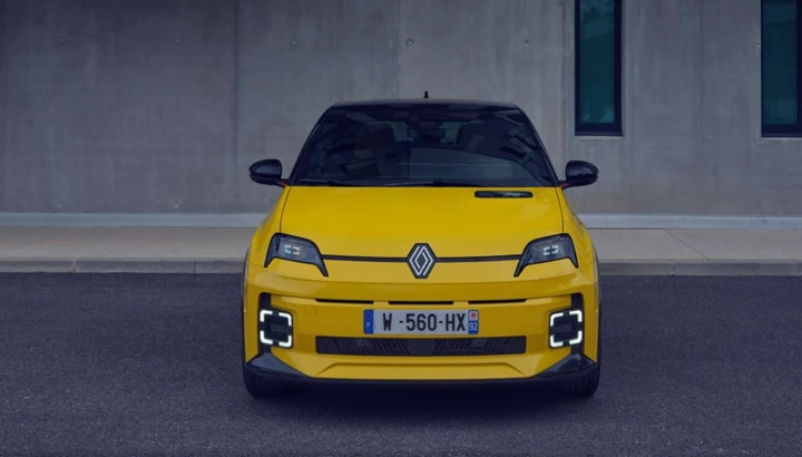Jeremy Clarkson esalta la Renault 5, ma: 
