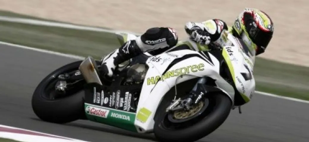 WSBK: Carlos Checa primo nelle libere davanti a Kagayama e Max Biaggi
