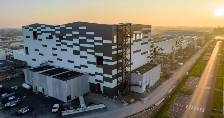 Tagli in vista nella fabbrica di batterie di Stellantis in Francia: tanti i posti a rischio