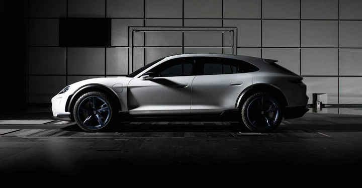 Porsche elettrica Tycan Cross Turismo