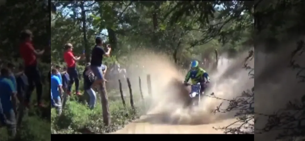 Enduro estremo: sfida le leggi della fisica e galleggia in moto sull'acqua (Video)