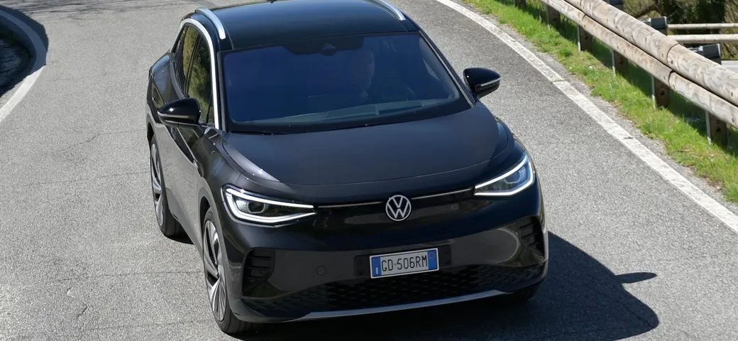 Volkswagen ID.4: la prova su strada