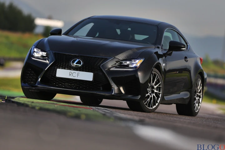 Lexus RC-F: primo contatto con la cattivissima coupé giapponese