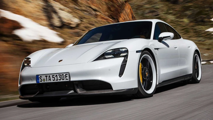 Porsche: a breve autonomia da 1.300 km per le sue auto elettriche