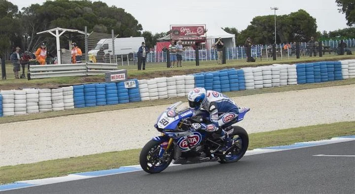 WSBK Phillip Island Gara 1: Guintoli sesto con la Yamaha R1