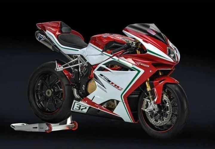 MV Agusta F4 RC 2015: prime immagini e prezzo