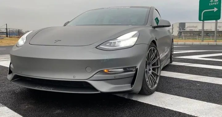 Tesla Model 3 da record sul circuito di Tsukuba