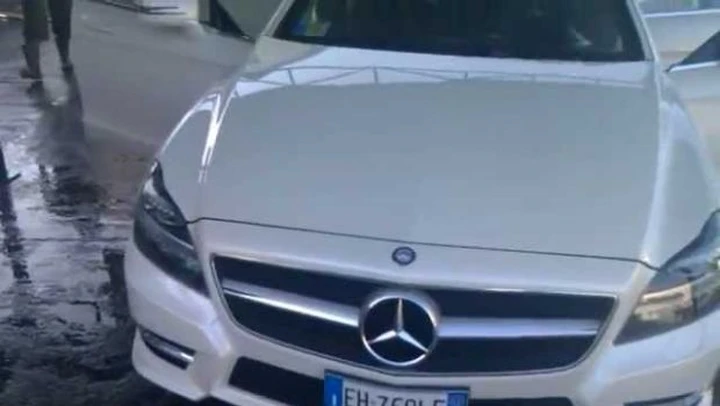 Mercedes: ecco come lavare l'abitacolo di una CLS...